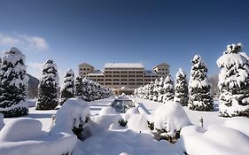 Qafqaz Riverside Hotel